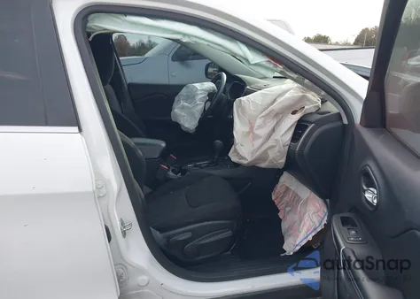 2019 Jeep Cherokee Latitude 4X4 z USA, uszkodzony, nr VIN 1C4PJMCB2KD281570